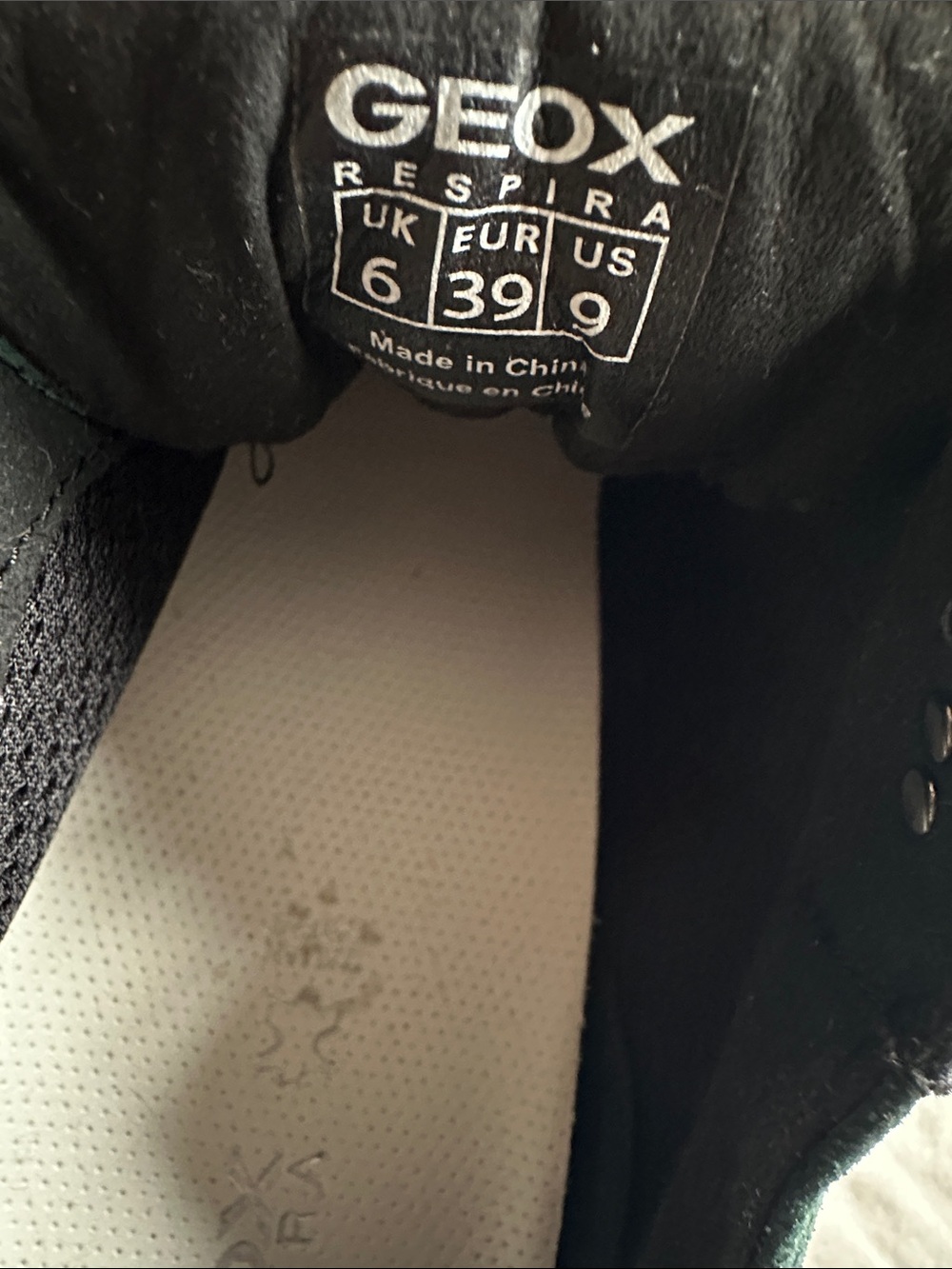 N—Geox Black & Dark Green Leopard-Pattern Lace-Up Sneakers - Picture 2 of 11